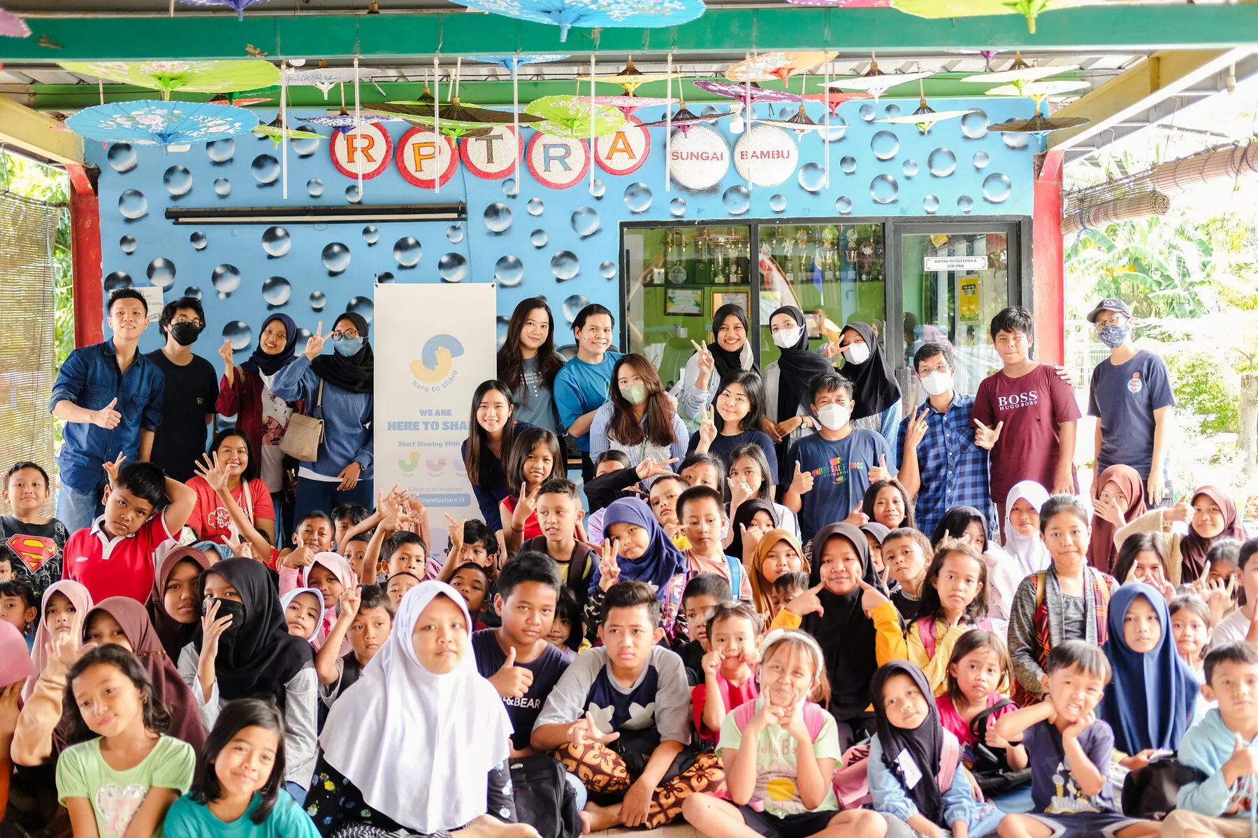 A moment from the #ShareAGift project.